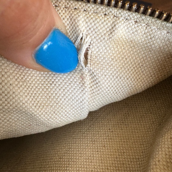 GUCCI COURIER ZIP BUM BAG WITH APPLIQUÉS - Picture 10 of 16